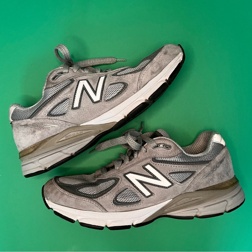 New Balance 990v4